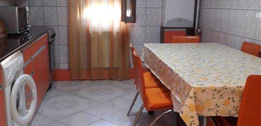 Apartament decomandat 2 camere/Vandut