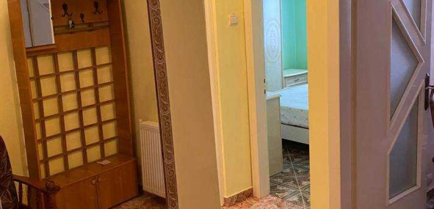 Apartament 3 camere decomandat, centru/Vandut